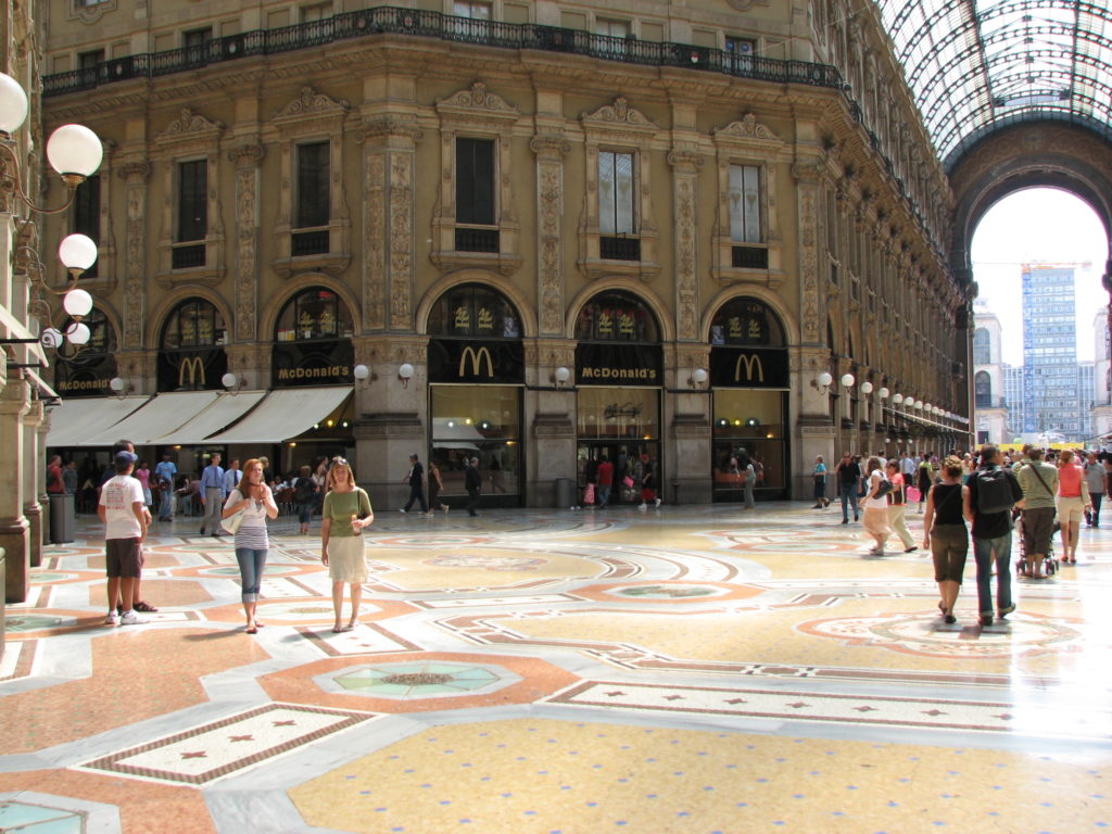 McDonald quando era presente nella Galleria Vittorio Emanuele II a Milano