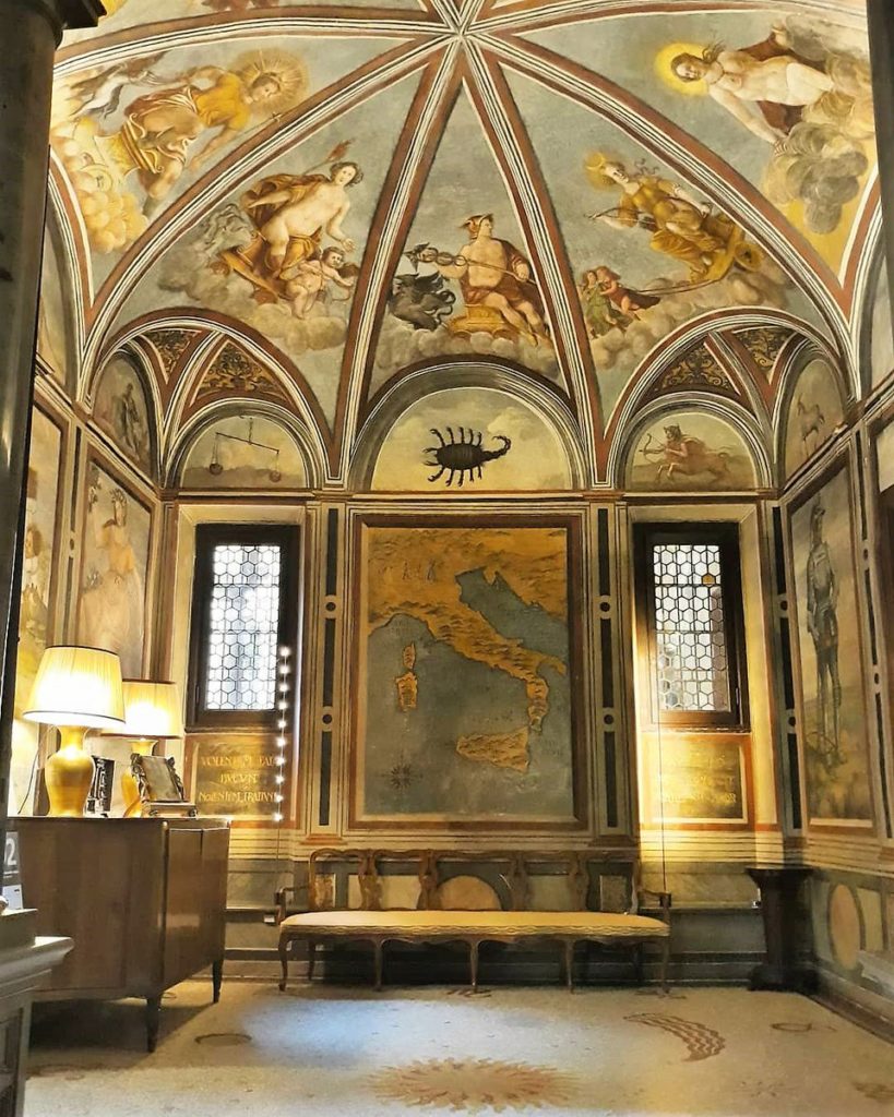 la Stanza dello Zodiaco di Casa Atellani a Milano