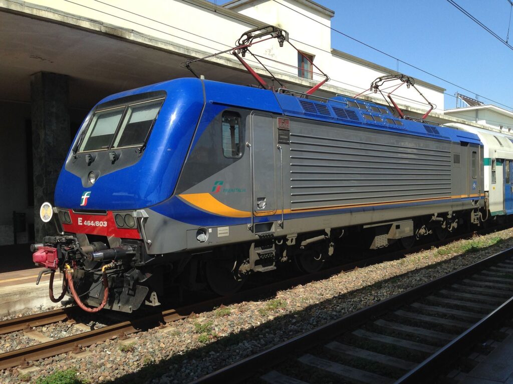 Locomotiva E464
