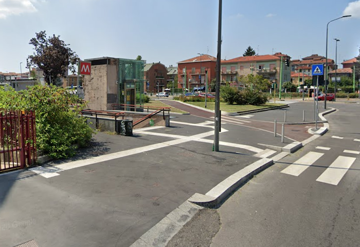 Piazza Abbiategrasso Milano metropolitana linea 2 verde
