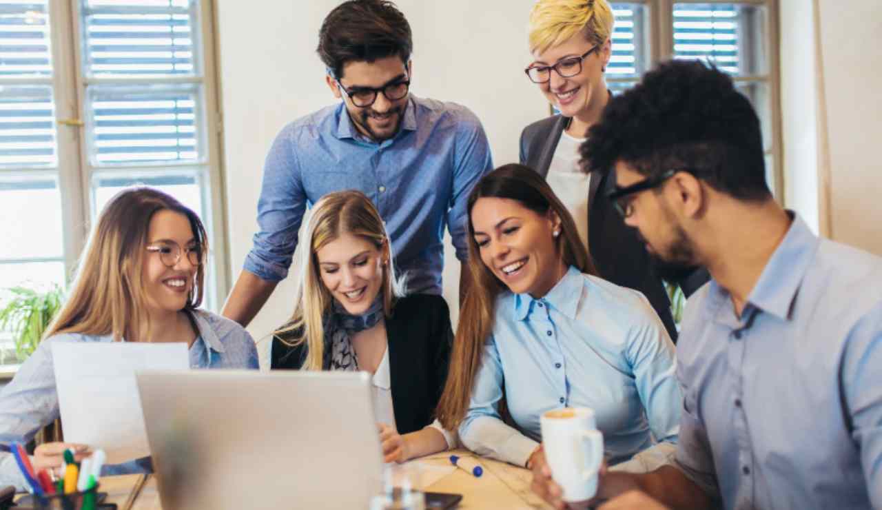 Coffee badging, sempre più giovani lo praticano al lavoro I E’ una tecnica che fa impazzire i colleghi