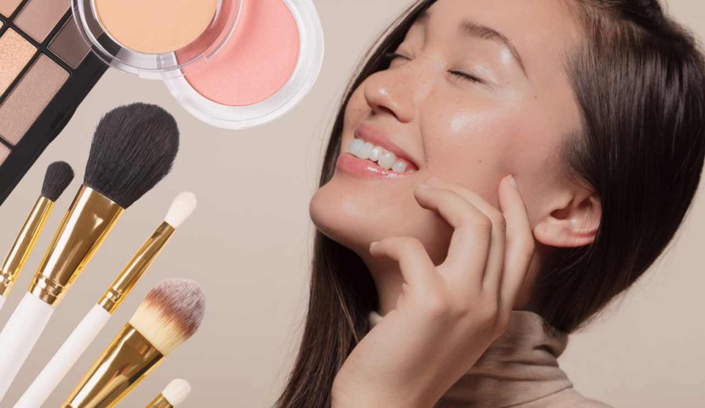 Make up, usa la “tecnica coreana” I Bastano poche mosse per sembrare 10 anni più giovane