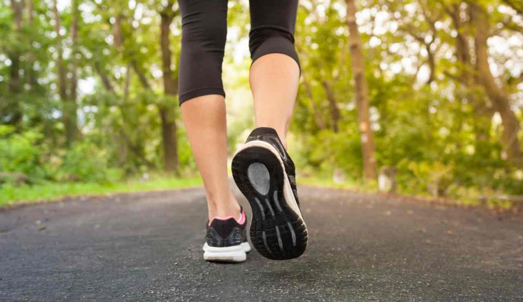 Torna in forma con la camminata I Bastano pochi minuti al giorno per dire addio ai kg di troppo